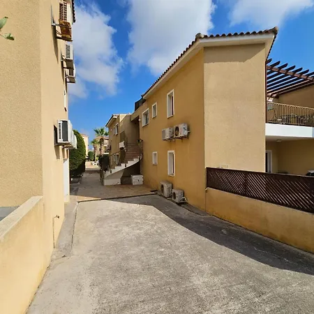 Cosea Living Elegant 2 Bedroom Ground Floor At Sirena Olympia 32 *